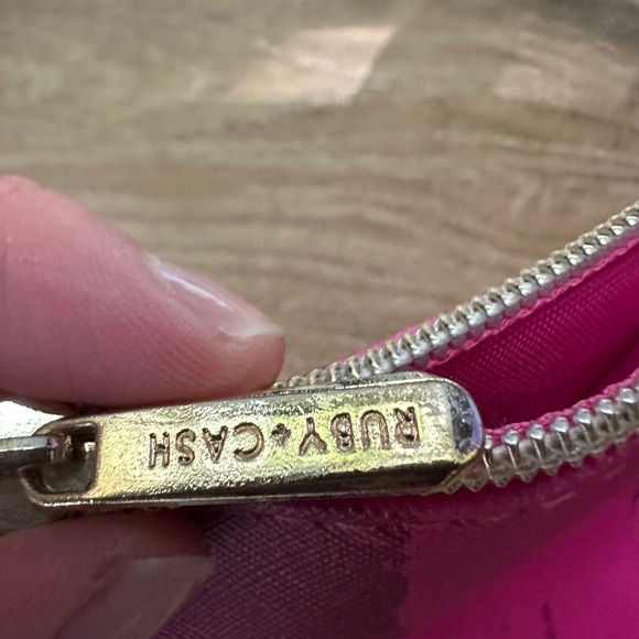 Ruby + Cash “Live your Dream” colorful makeup bag - Picture 4 of 11